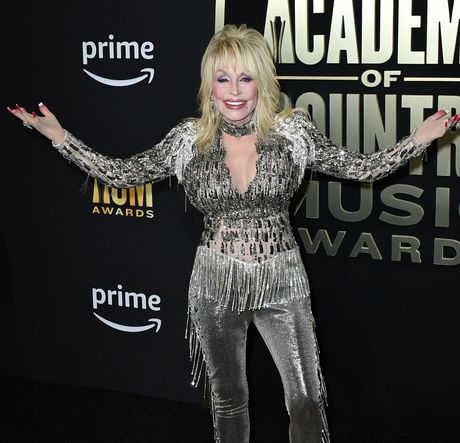 Doli Parton Dolly Parton