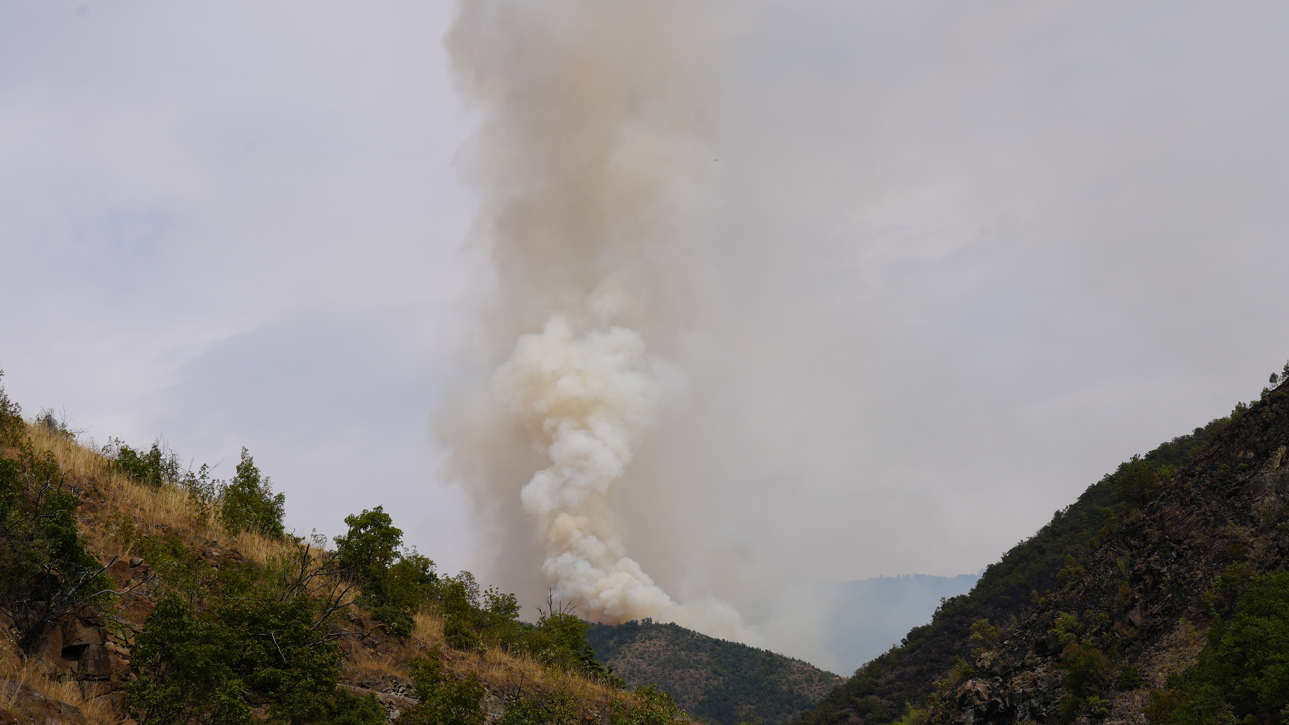 Pogledajte kako izgleda nadljudska borba sa vatrenom stihijom: Slike sa lica mesta sa planine Stolovi