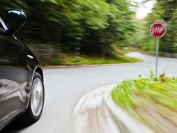 Opasna vožnja saobraćaj automobil
