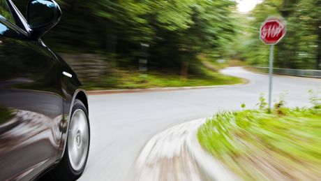 Opasna vožnja saobraćaj automobil