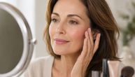 Cloud skin je beauty trend koji žene posle 40 obožavaju: Teški puderi odlaze u zaborav