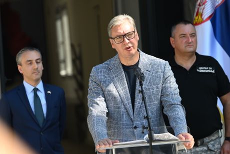 Aleksandar Vučić, Centar za razminiranje Republike Srbije