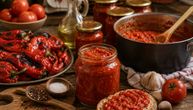 Domaći pinđur bez konzervansa: Starinski recept od pečenih paprika i paradajza koji vredi sačuvati