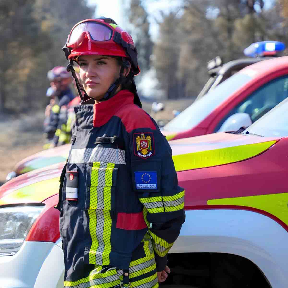 Hrabrost ne poznaje pol! Ovo je Kosmina, lepa Rumunka koja brani Srbiju od vatre: Evo šta je poručila svima