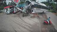 Prevrnuo se autobus pun gostiju sa svadbe! Strašan snimak kruži društvenim mrežama