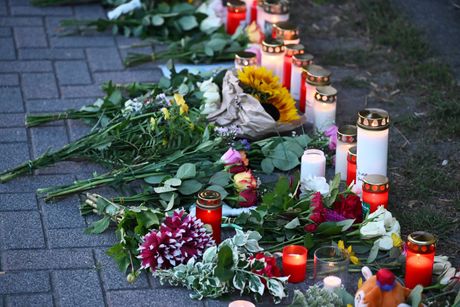 Cveće, sveće i plišane igračke: Dvostruko ubistvo u školi kod Berlina