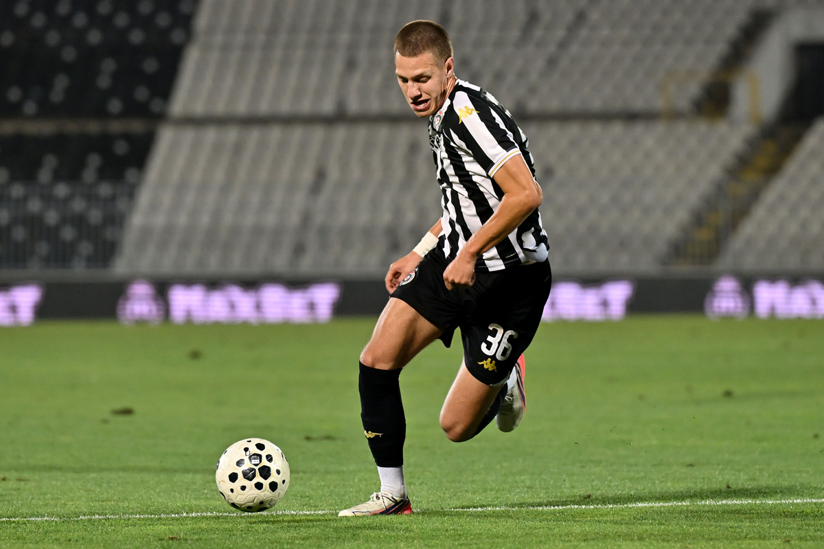 Ognjen Ugrešić zvanično napustio Partizan, ide kod braće za 7.500.000 evra