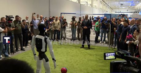 Vučić, robot, fabrika Minth, Šabac