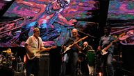 Rokenrol i revija hitova na Ušću: Muzički vremeplov grupe Dire Straits Legacy u Beogradu