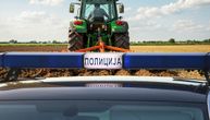SAZNAJEMO: TRAGEDIJA U ZAKLOPAČI: Prevrnuo se traktor, muškarcu nije bilo spasa