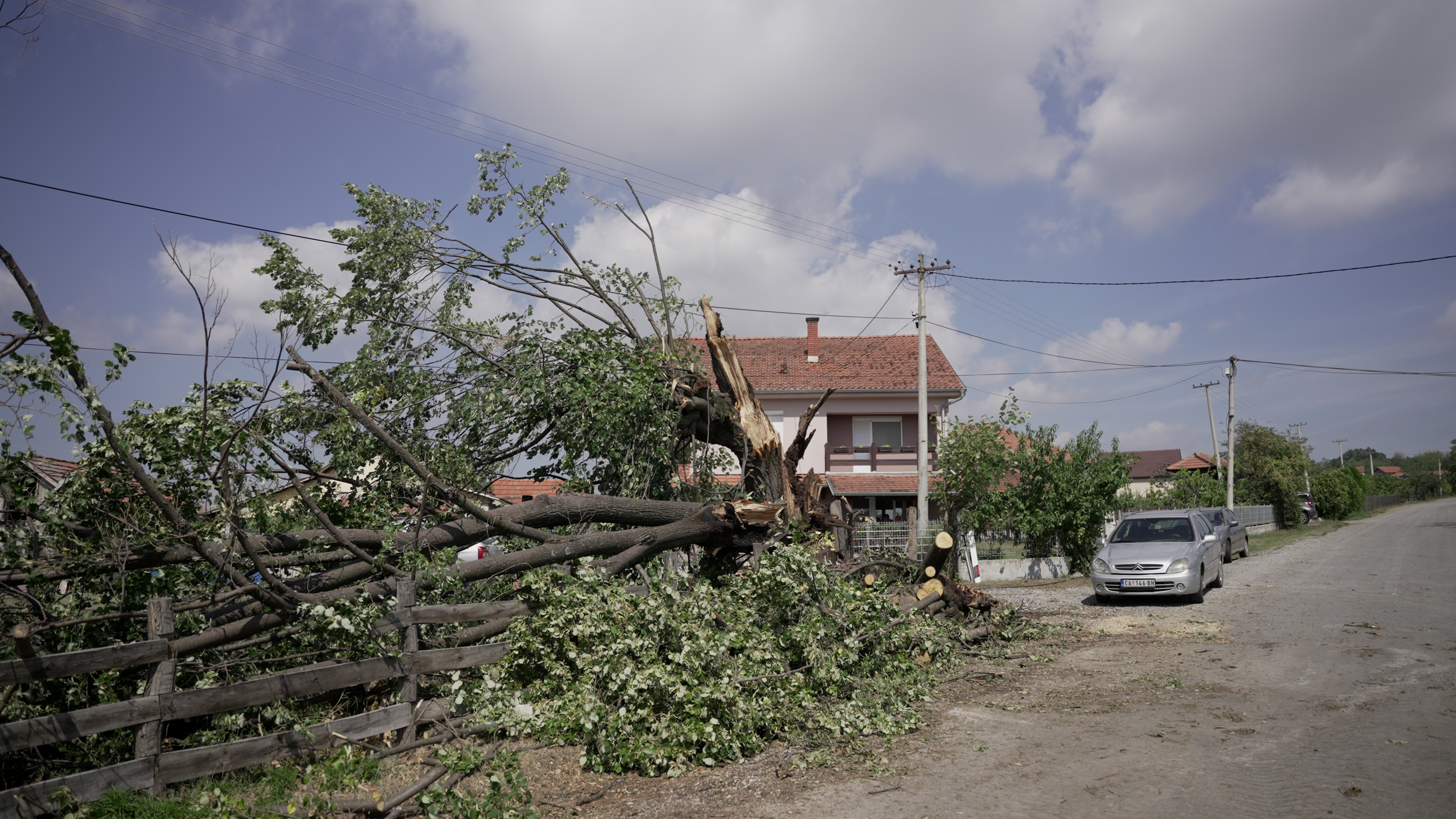 Grad omlatio voćnjake pred samu berbu: Počela prijava štete u Gornjem Milanovcu