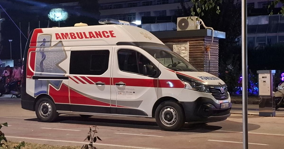 "Pežo" se prevrnuo u Lipkovu, dve devojčice teško povređene!