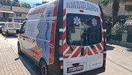 Težak sudar u Prislonici kod Čačka: Automobil od siline udara odleteo s puta - leži potpuno uništen