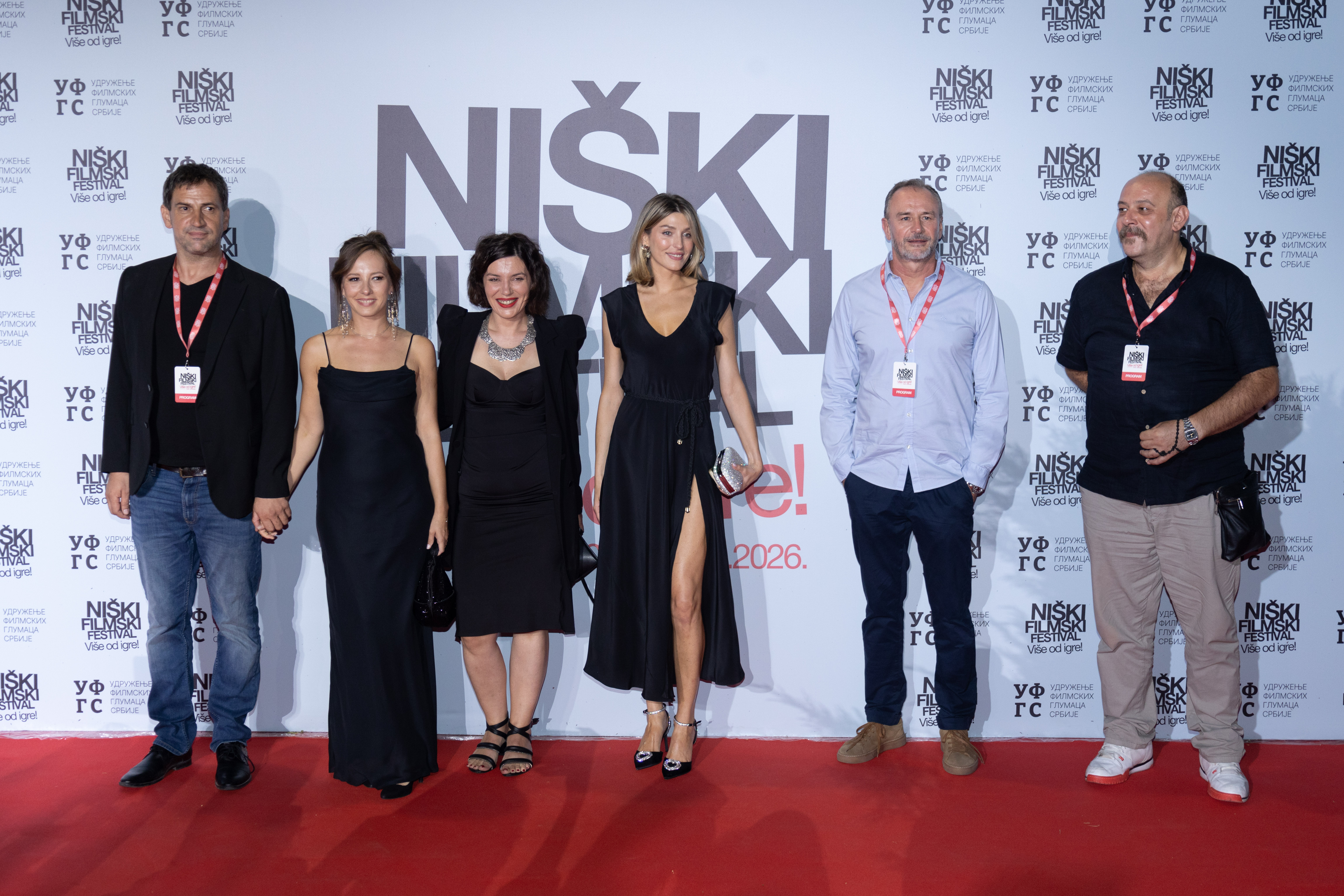 Niški filmski festival, četvrto veče: Jedna premijera i "Svadba", veliki broj glumaca prošetao crvenim tepihom