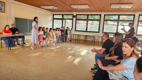 Prijepolje Bostani Osnovna škola Sveti Sava učenici đaci prvaci