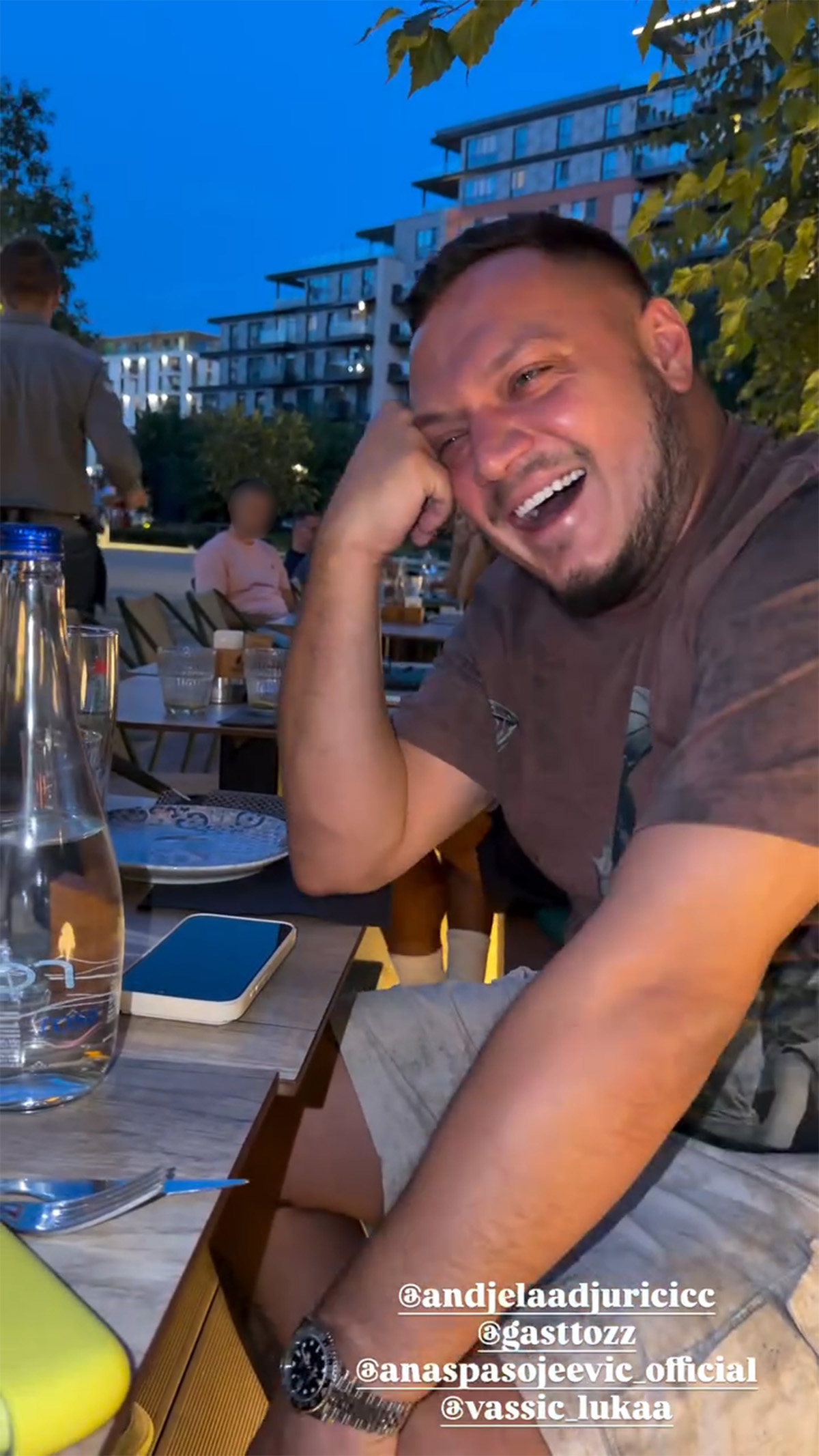 Jodžir posle privođenja stigao u Beograd: Objavio snimak sa Anđelom i Gastozom, evo kako se provode