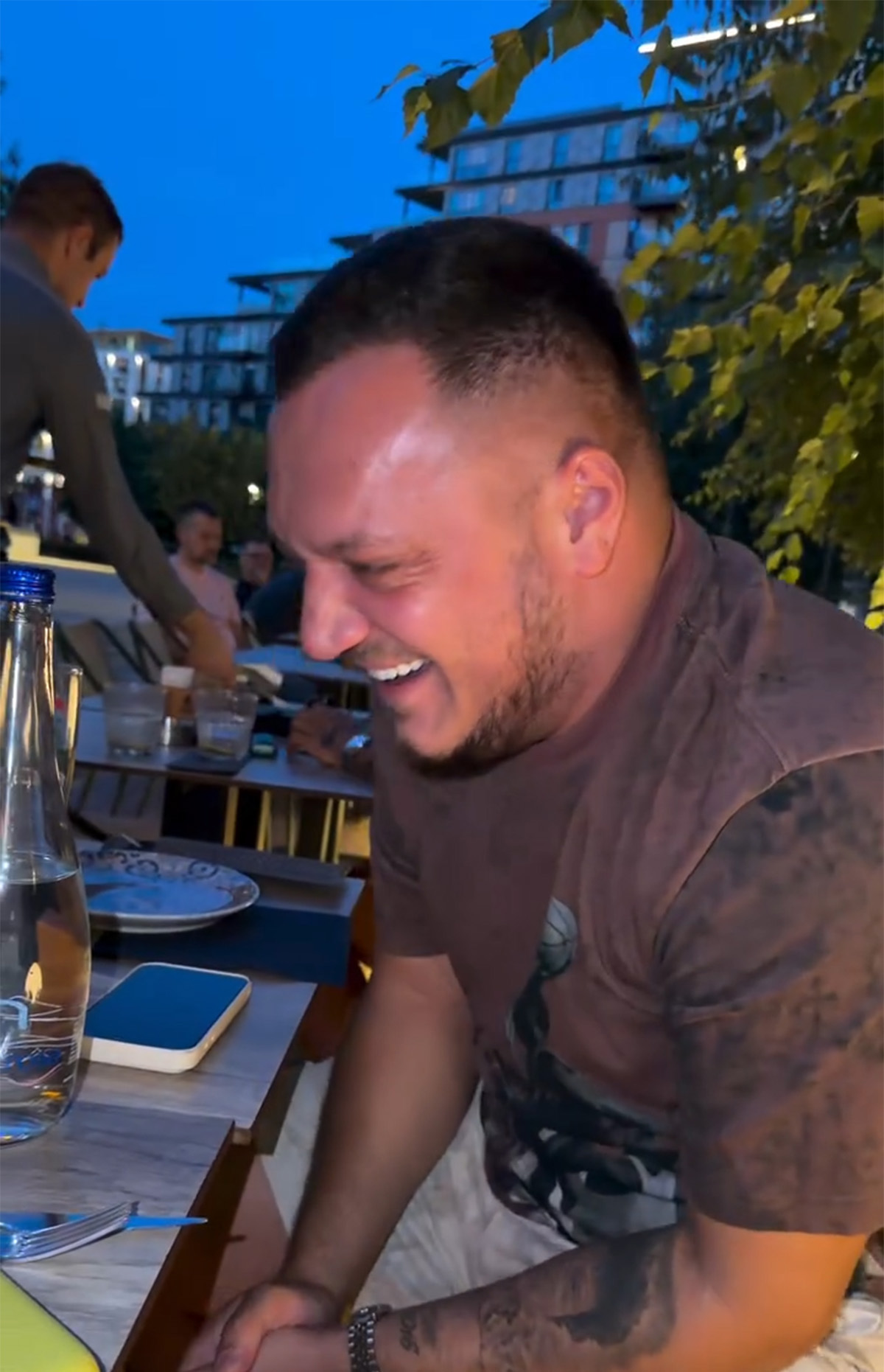 Jodžir posle privođenja stigao u Beograd: Objavio snimak sa Anđelom i Gastozom, evo kako se provode