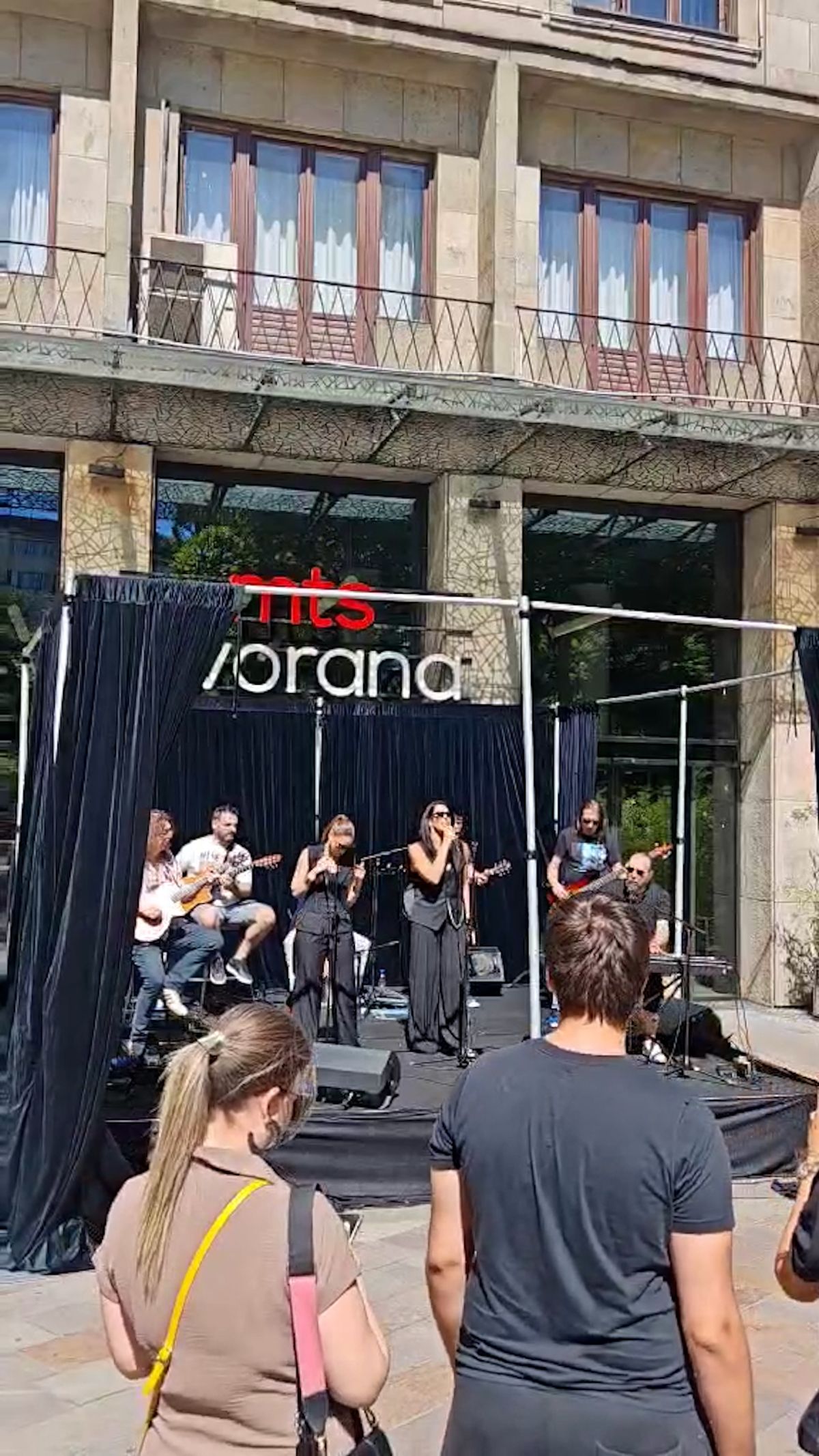 Pogledajte kako je bilo na koncertu iznenađenja grupe Neverne Bebe: Najavljena spektakl u mts Dvorani