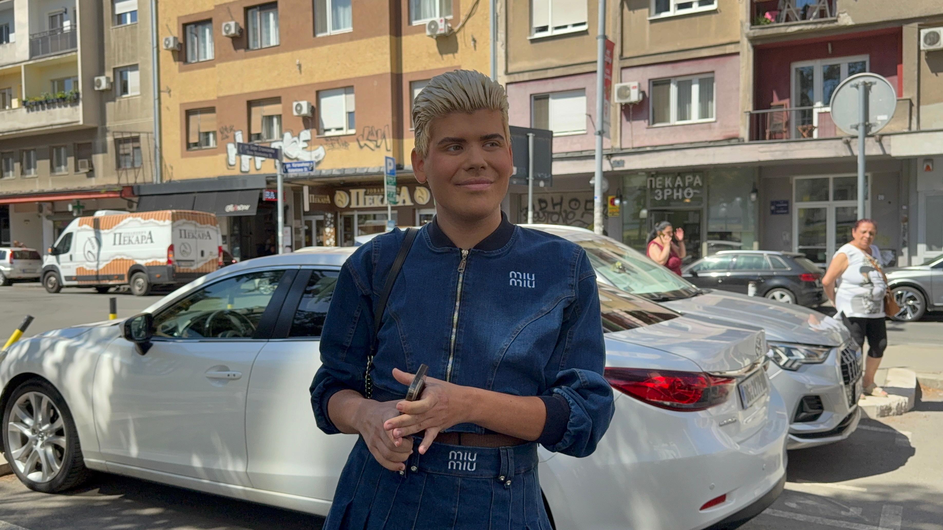 "Oštećeno mi je uho": Uroš Stanić stigao na sud zbog Asmina, pa pokazao povredu koju mu je naneo