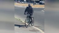 Da li biste ovom dostavljaču iz Beograda smeli da otvorite vrata?