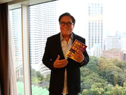 Robert Kiyosaki , Rich Dad Poor Dad
