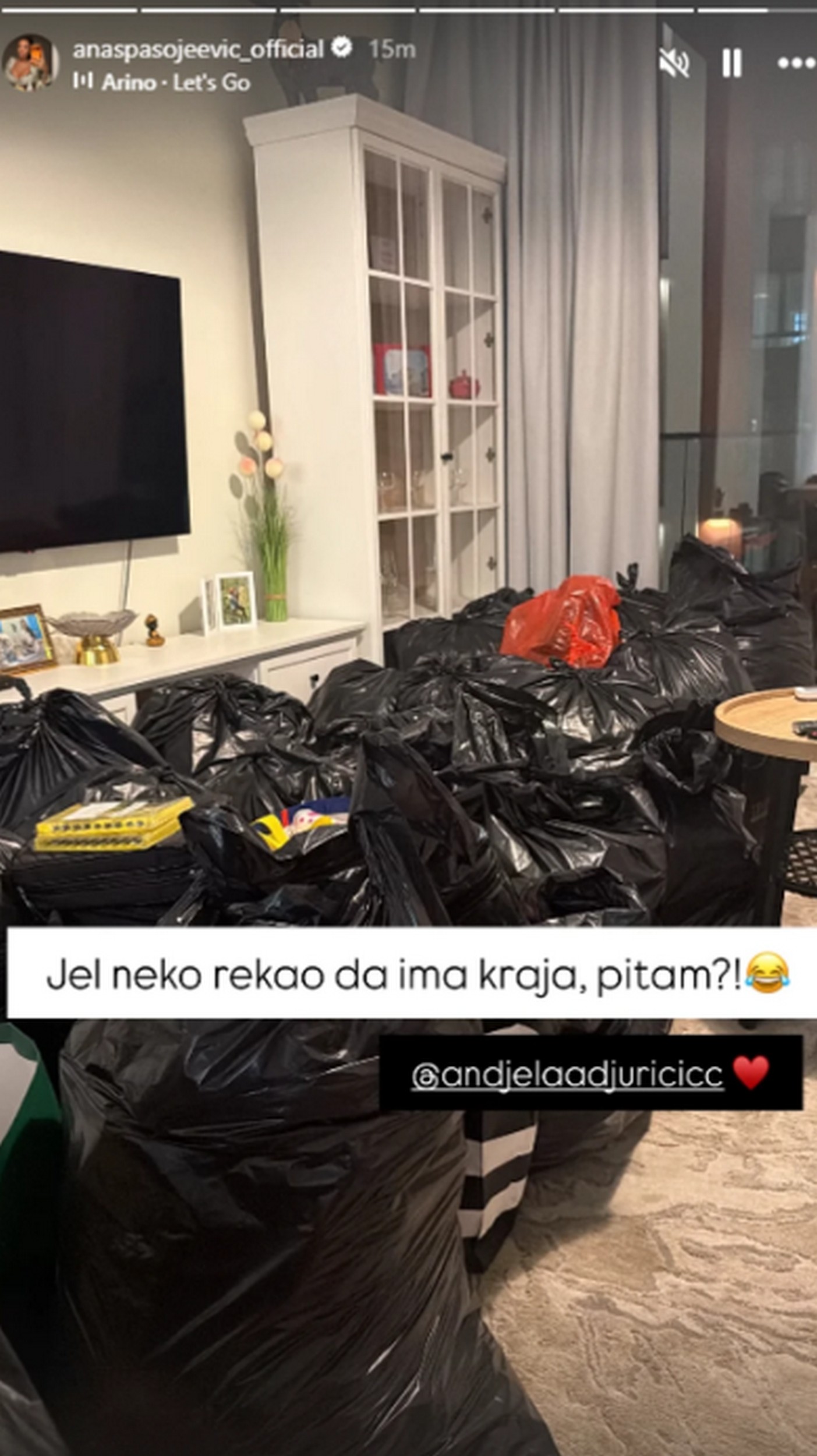 Da li je ovo najluđa priprema za rijaliti? Evo šta je Anđela spakovala za Elitu, prizor iz stana šokirao sve