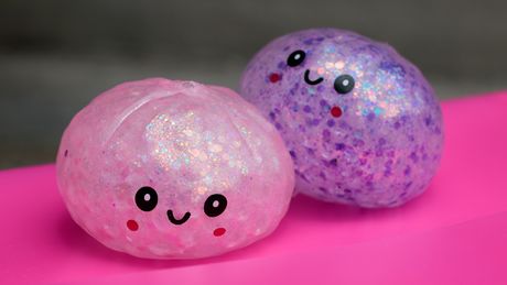 Squeezy Dumplings, Igračka, ljigavac