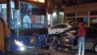 "Toliko je jako puklo, da su deca počela da plaču": Udes u Rakovici, sudarili se autobus i automobil