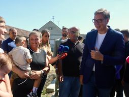 Aleksandar Vučić,  Zapadnobački okrug, domaćinstvo porodice Malbaša u selu Svilojevo, Apatin