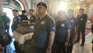 SAHRANA RATKA MLADIĆA: Građani se okupljaju ispred crkve na Košutnjaku, gužve ogromne, okolne ulice zatvorene