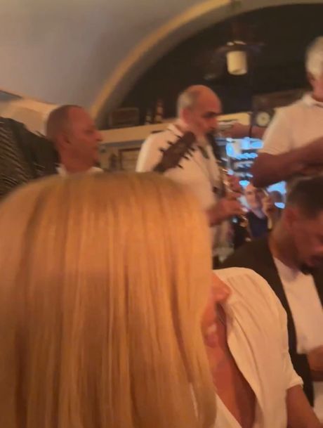 Milena Radulović, Kafana