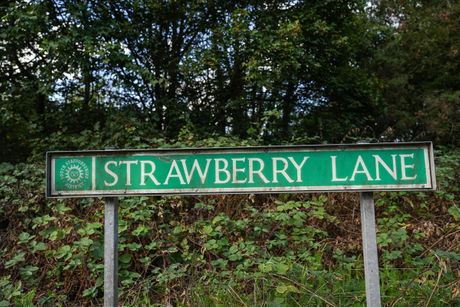 Strawberry Lane, Britanija Ubistvo