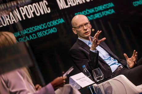 Benjamin Jošar, Kapital u pokretu