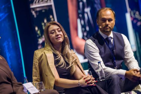 Stanislava Petković, Kapital u pokretu