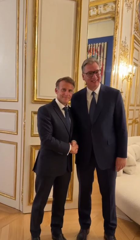 Aleksandar Vučić, Emanuel Makron