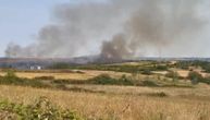Gori iznad Umke: Požar se rasplamsao, vetar pomaže širenju vatre, vatrogasci stigli na lice mesta