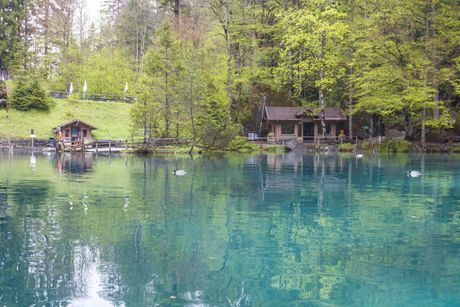 Plavo jezero u Švajcarskoj