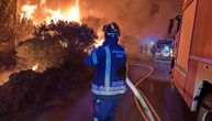 "Vrištali smo, plakali i molili": Turisti s bebom od godinu dana bežali pedalnom pred vatrom na Braču