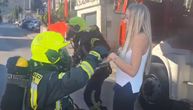 Mladoženja stigao uz sirene, aplauz krenuo i pre nego što je kleknuo: Nesvakidašnja prosidba u Mostaru