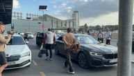 Joksimovići sleteli u Beograd: Jovana bez šminke, Željko sa rancem na leđima, uhvatili smo i OVAJ bend
