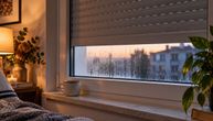 Ne spuštajte roletne do kraja čim zahladi: Ovaj mali procep može da spreči mokre prozore ujutru