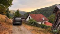 Ovo je kuća u selu Opaljenik u kojoj je ubijen mlađi muškarac: Komšije potresene, evo šta kažu