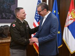 General Metju Vudrof, Aleksandar Vučić