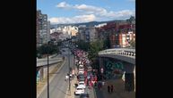 Veliki protest u Prištini! Masa Albanaca sliva se ka gradskom trgu, očekuju se nemiri