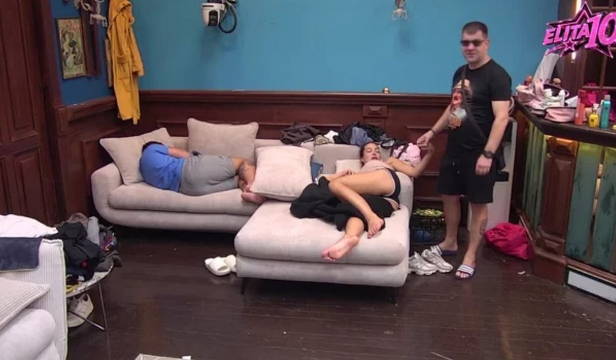 Šok u Eliti! Ivan Marinković dobio hladan tuš: Ljubio se sa Laurom pa saznao da je bila intimna sa Carem