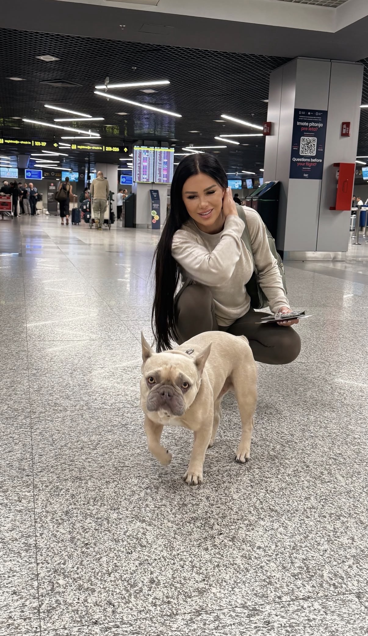 Stanija napustila zemlju sa NJIM! Oglasila se iz zemlje u koju je pobegla: Odmah se skinula, pa provocira