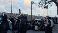 Dramatične scene u Seuti! Jurišaju migranti, ali juriša i policija: Angažovana i vojska, ima povređenih!