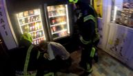 Nesvakidašnja akcija vatrogasaca u Zagrebu: Spasavali dečaka kom je ruka zapela u aparatu dok je vadio kondom!