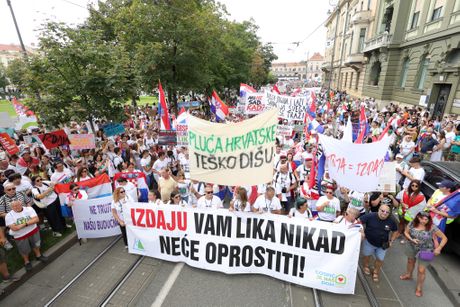 Protest zbog otpada u Gospiću