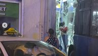 Drama u centru Beograda: Težak udes na Zelenom vencu, autobus udario u zgradu, oštećeni automobili